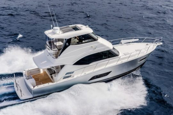 54 Enclosed Flybridge