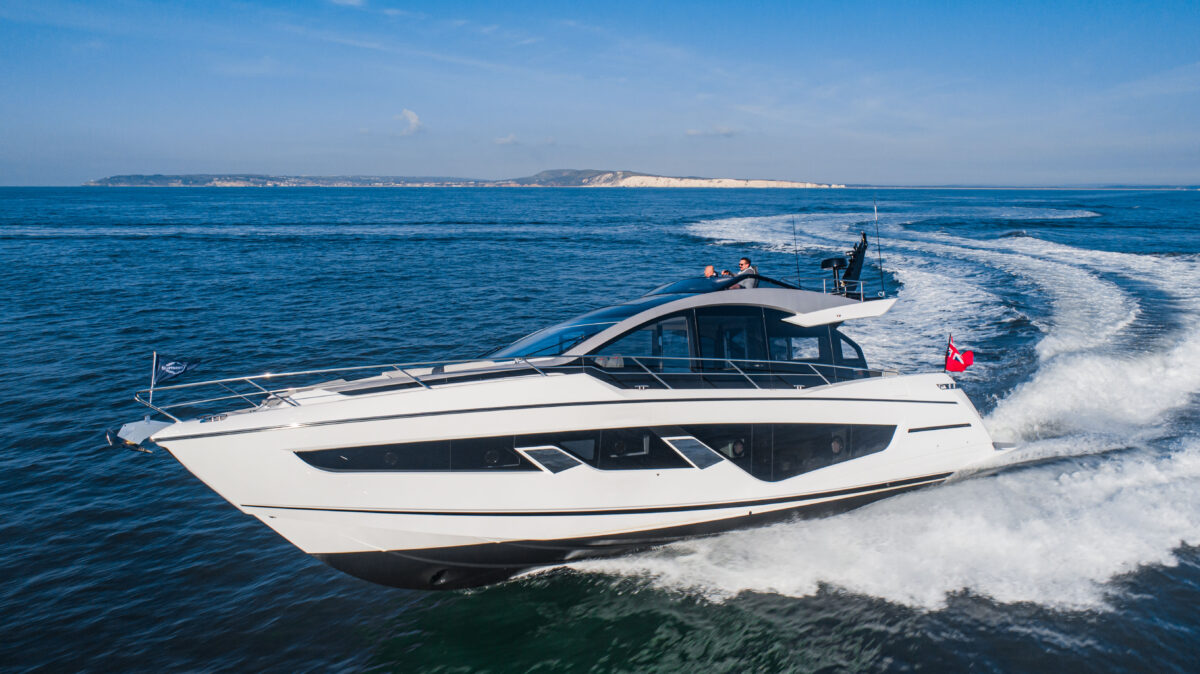 サンシーカー65 Sport Yachtがモーターボートアワード2022を受賞！！